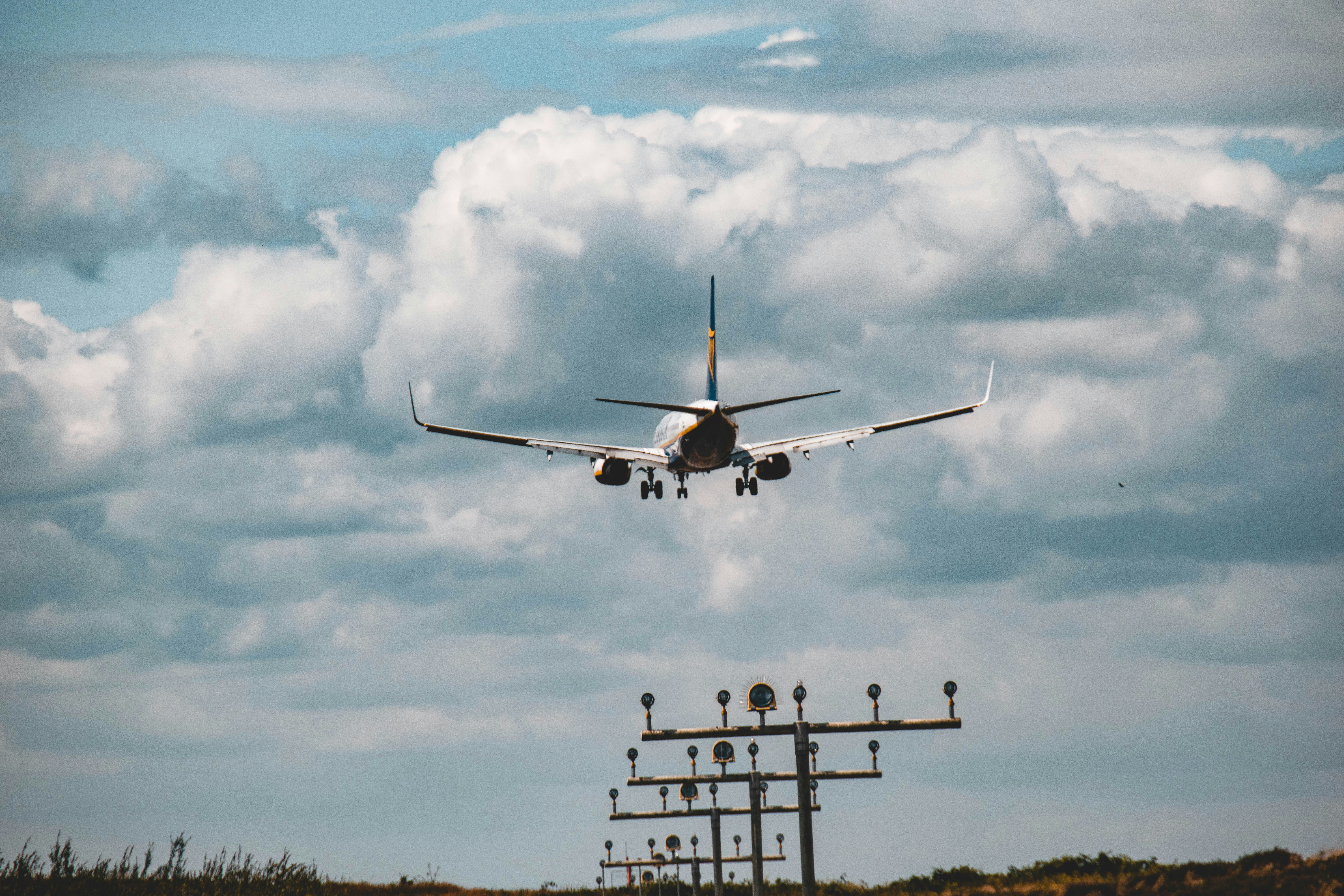 航空便で輸送できない商品とは？知らないとトラブルになる国際輸送の注意点